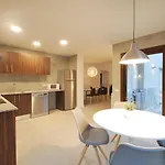 Pau *